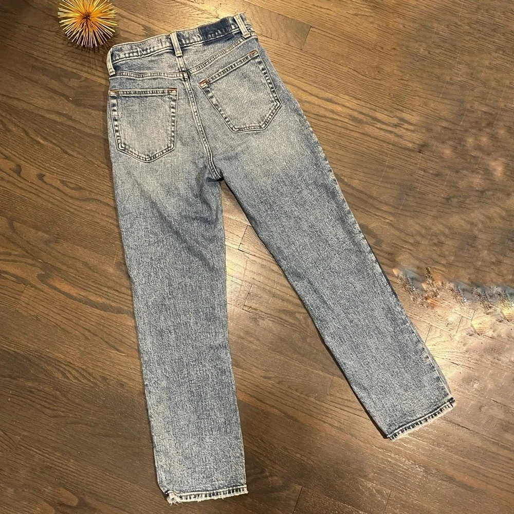 Abercrombie & Fitch Patchwork Denim
The Ankle Straight Ultra High Rise Size 26/2 - Picture 6 of 7